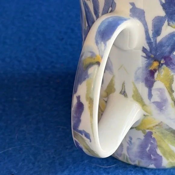 Ashen Blue Iris Floral Tea Mug with Lid & Strainer Rare Find. - Picture 7 of 13